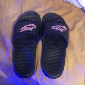 Nike shoes size 8 unisex